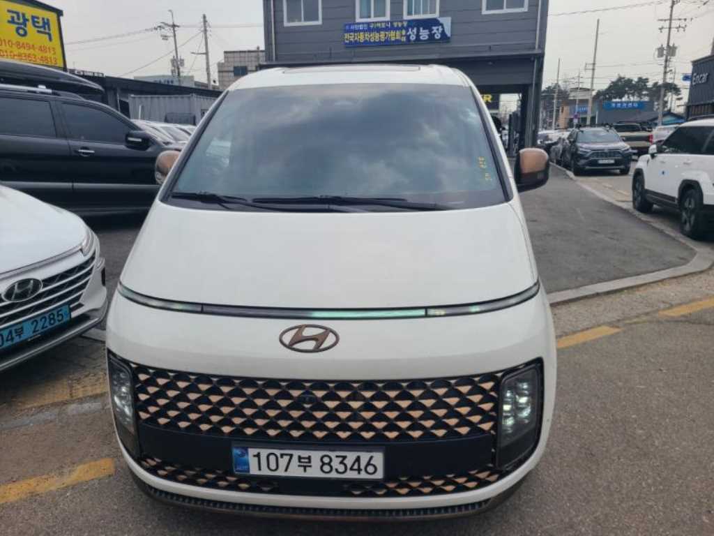 Hyundai Staria 2WD Diesel Lounge Inspiration 2