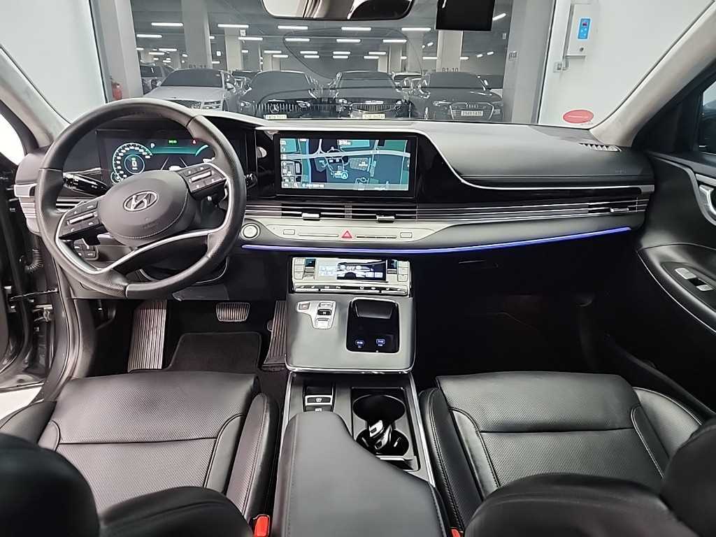 Hyundai Grandeur Calligraphy 8