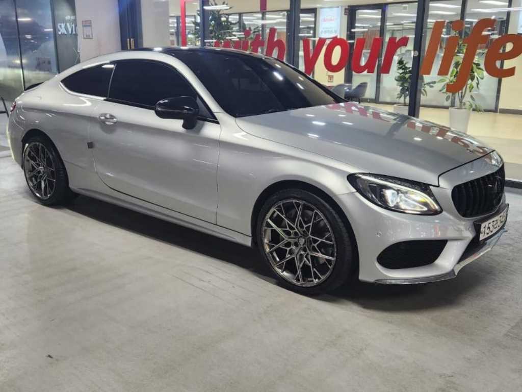Mercedes-Benz C-Class C200 Coupe 3