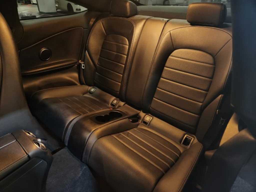 Mercedes-Benz C-Class C200 Coupe 6