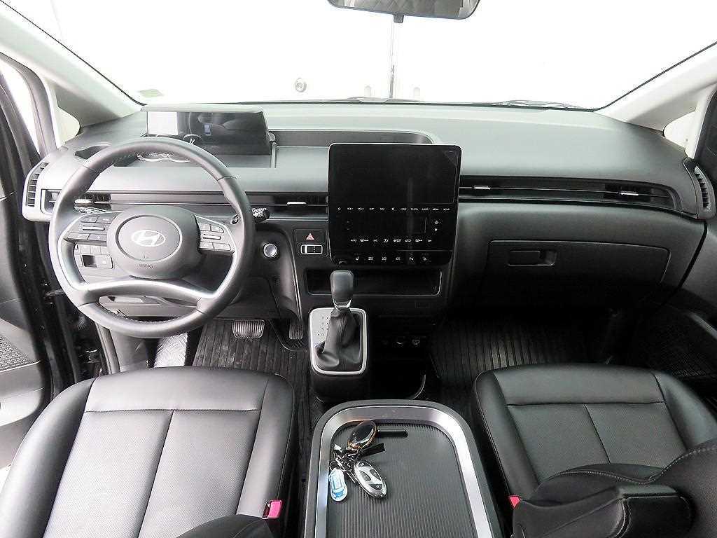Hyundai Staria HEV 1.6 Cargo Modern 10