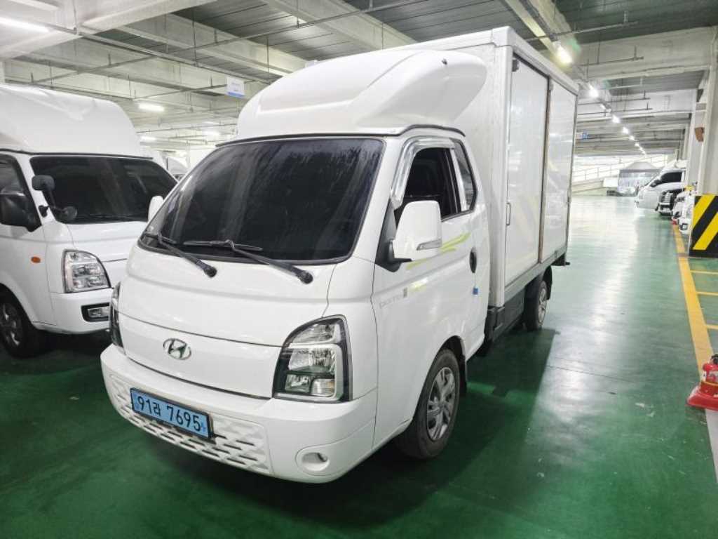 Hyundai Porter 1.0 Ton/ Super Cab/ Long Wheelbase