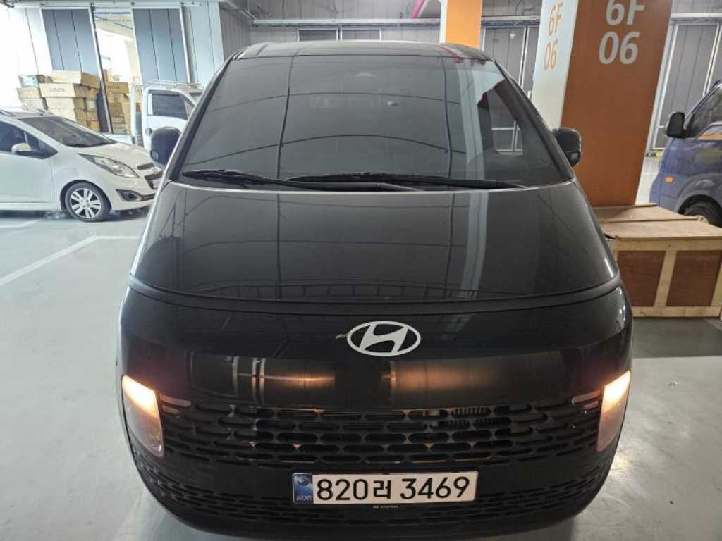 Hyundai Staria 2WD Diesel Cargo Modern 2
