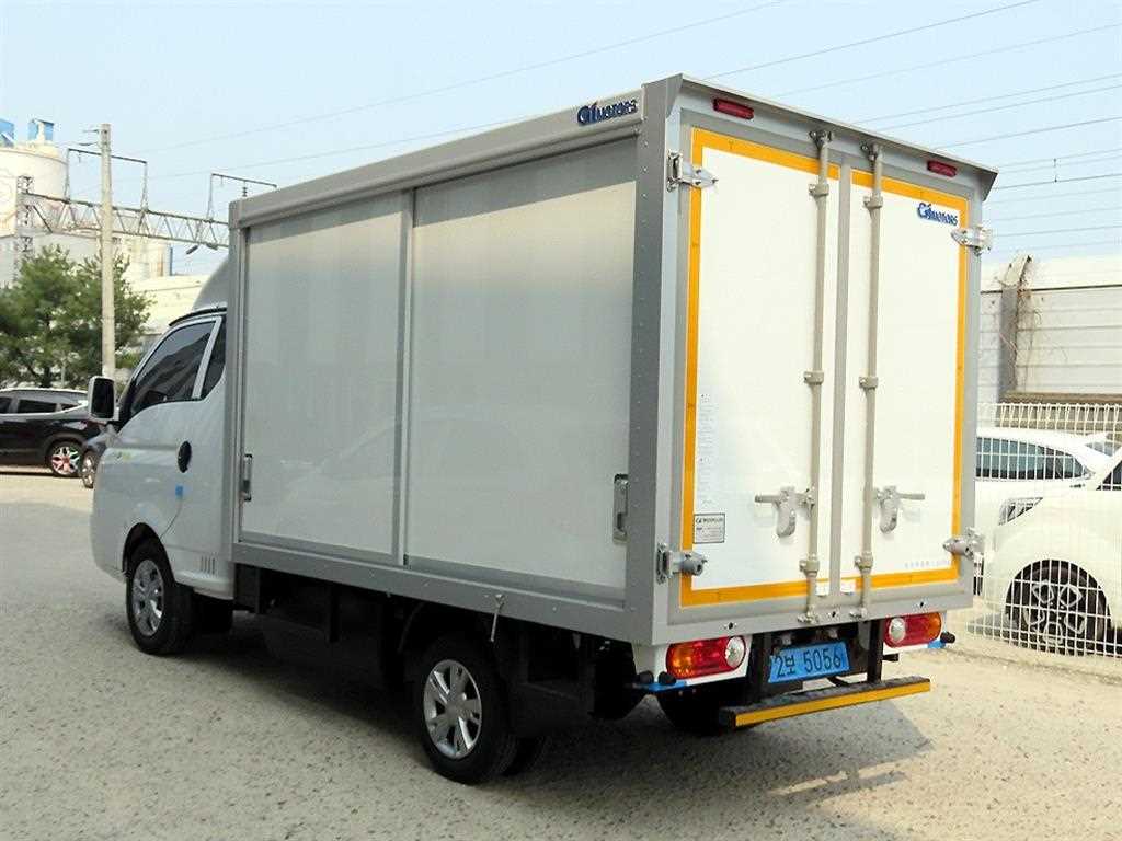 Hyundai Porter 1.0 Ton/ Super Cab/ Long Wheelbase 4