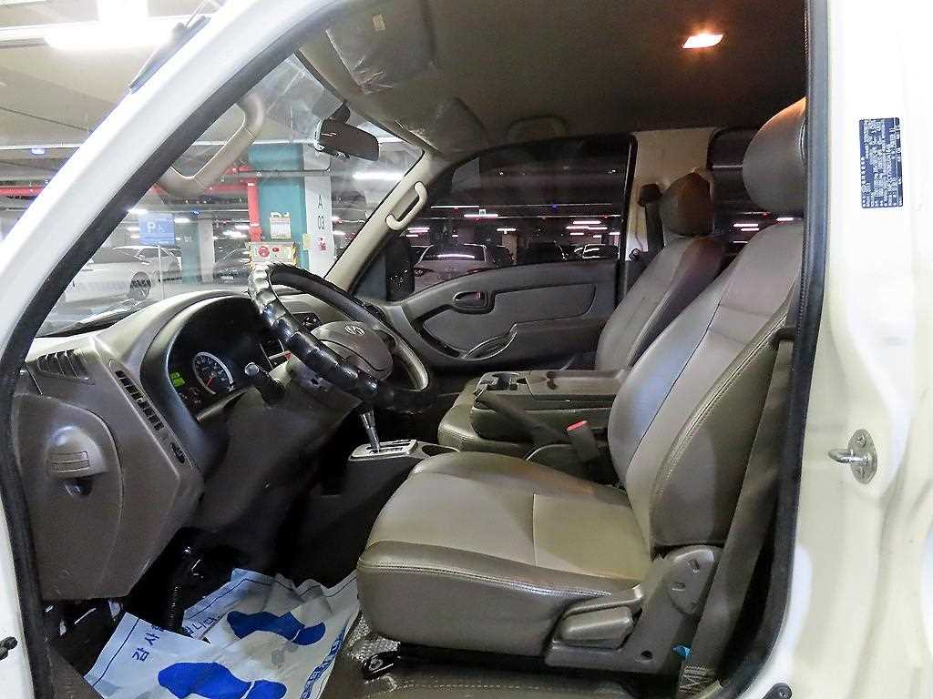 Hyundai Porter 1.0 Ton/ Double Cab/ CRDi 8