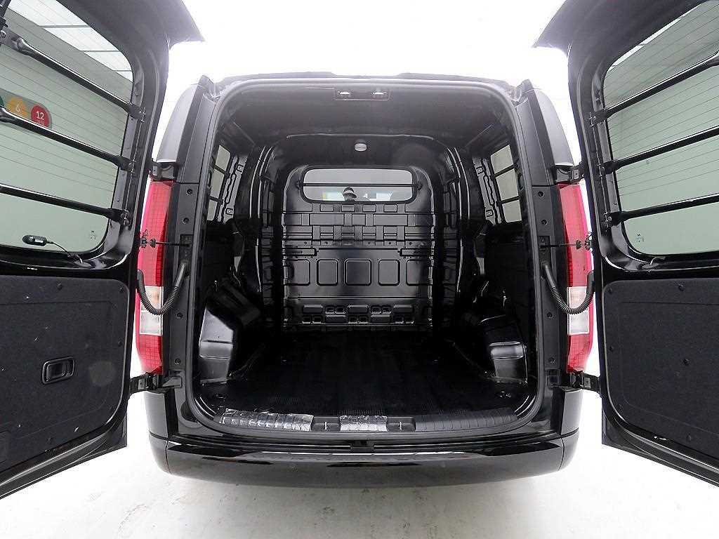 Hyundai Staria HEV 1.6 Cargo Modern 6