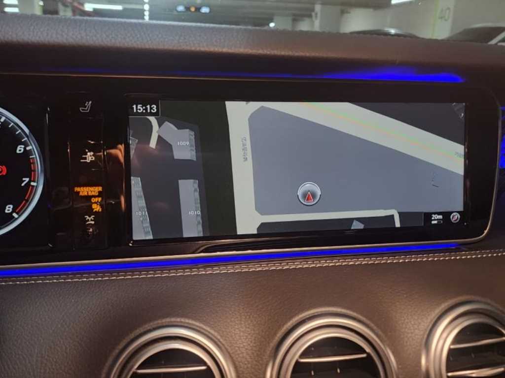 Mercedes-Benz S-Class S400 4MATIC Coupe 9