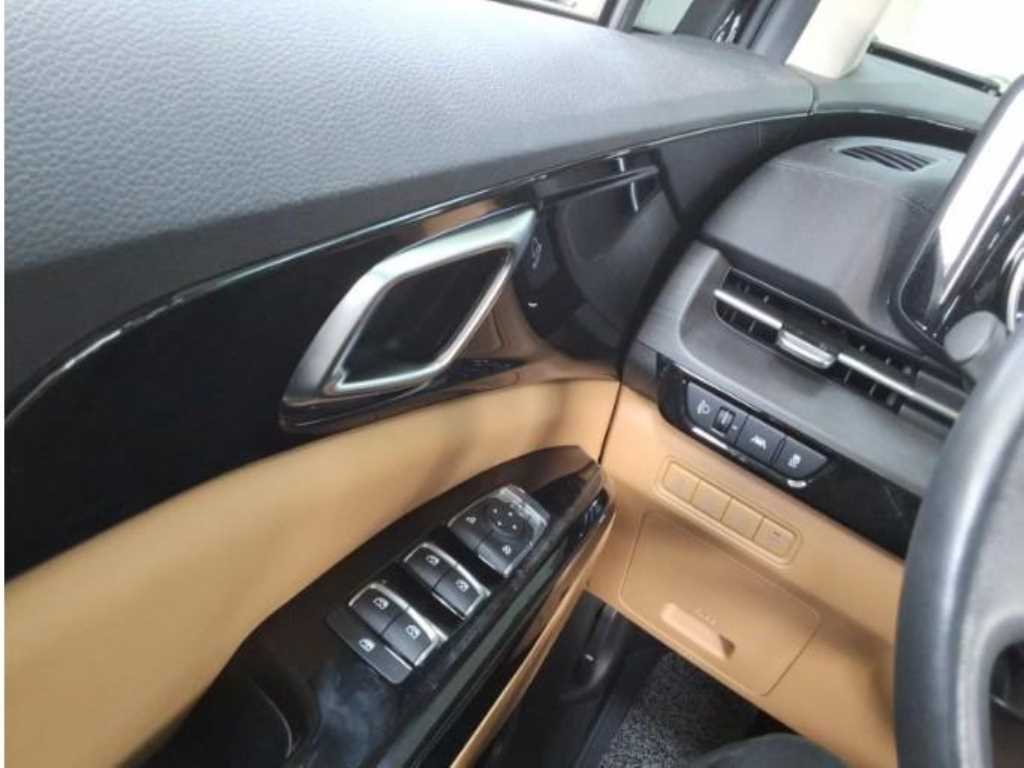 Kia Carnival Diesel Noblesse 4