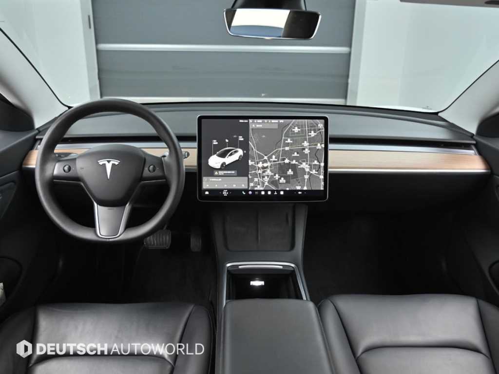 Tesla Model 3 Long Range 8