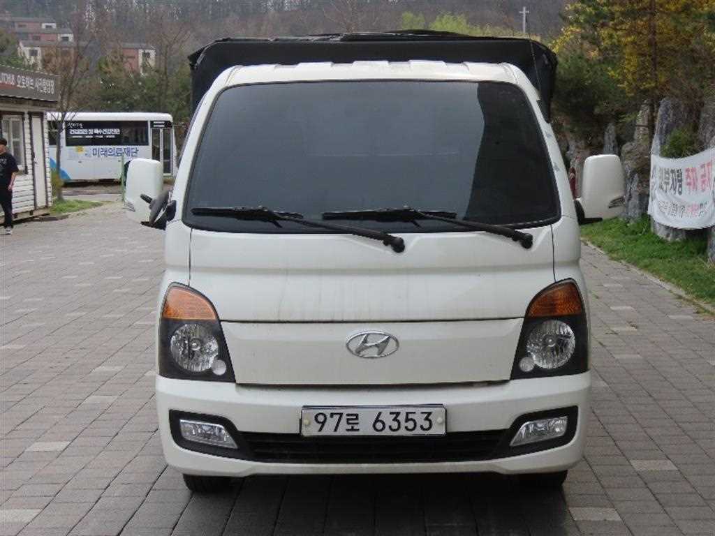 Hyundai Porter 1.0 Ton/ Super Cab/ Long Wheelbase/ CRDi Modern
