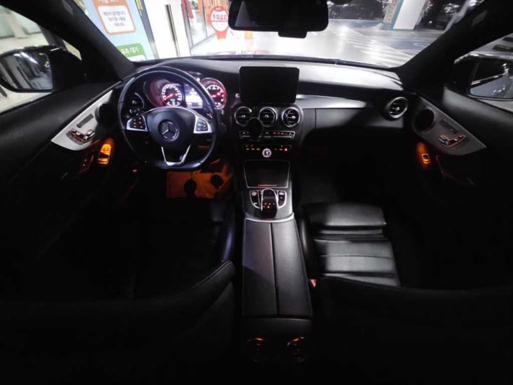 Mercedes-Benz C-Class C200 Coupe 7