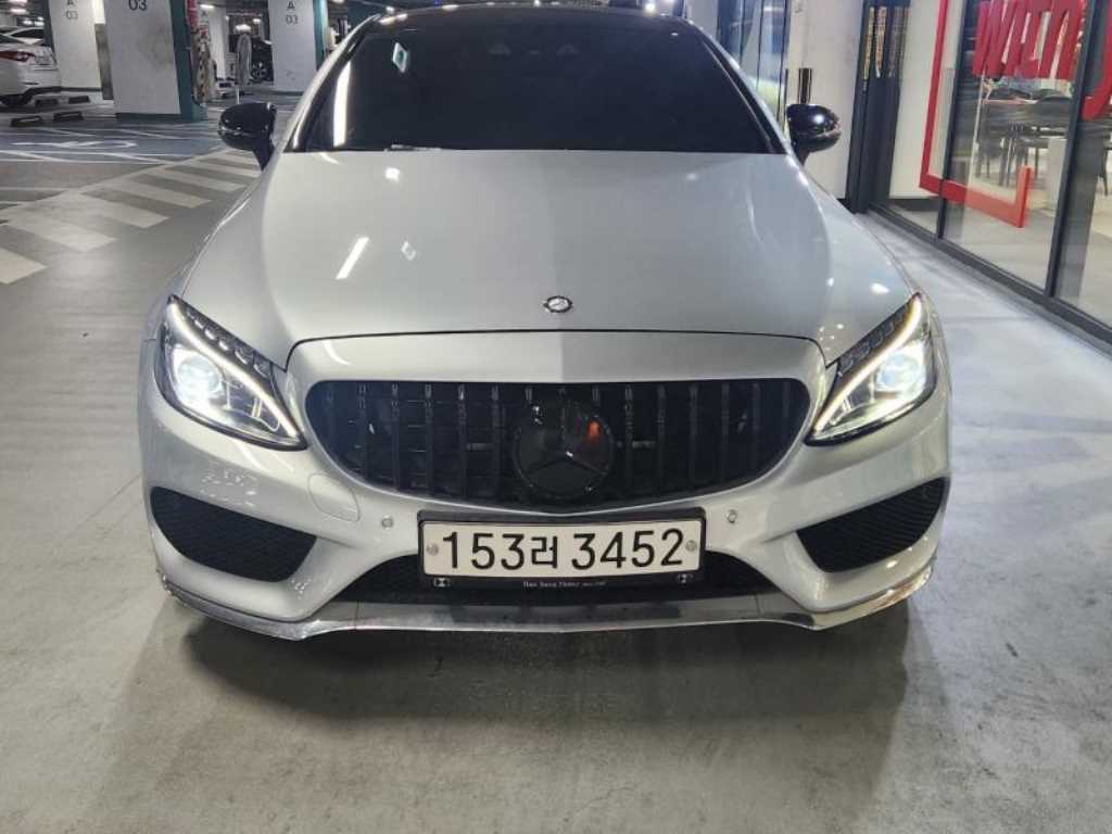 Mercedes-Benz C-Class C200 Coupe 2