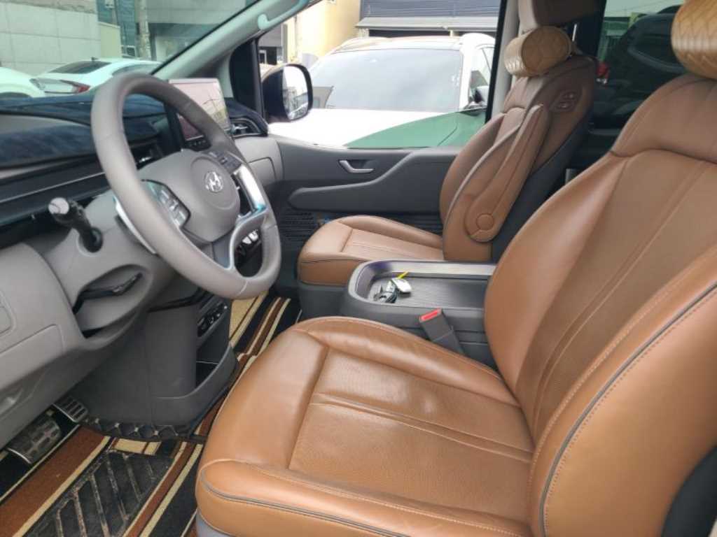 Hyundai Staria 2WD Diesel Lounge Inspiration 9