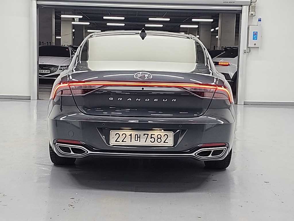 Hyundai Grandeur Calligraphy 4