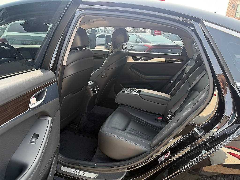 Genesis G80 3.3 GDI AWD Luxury 8