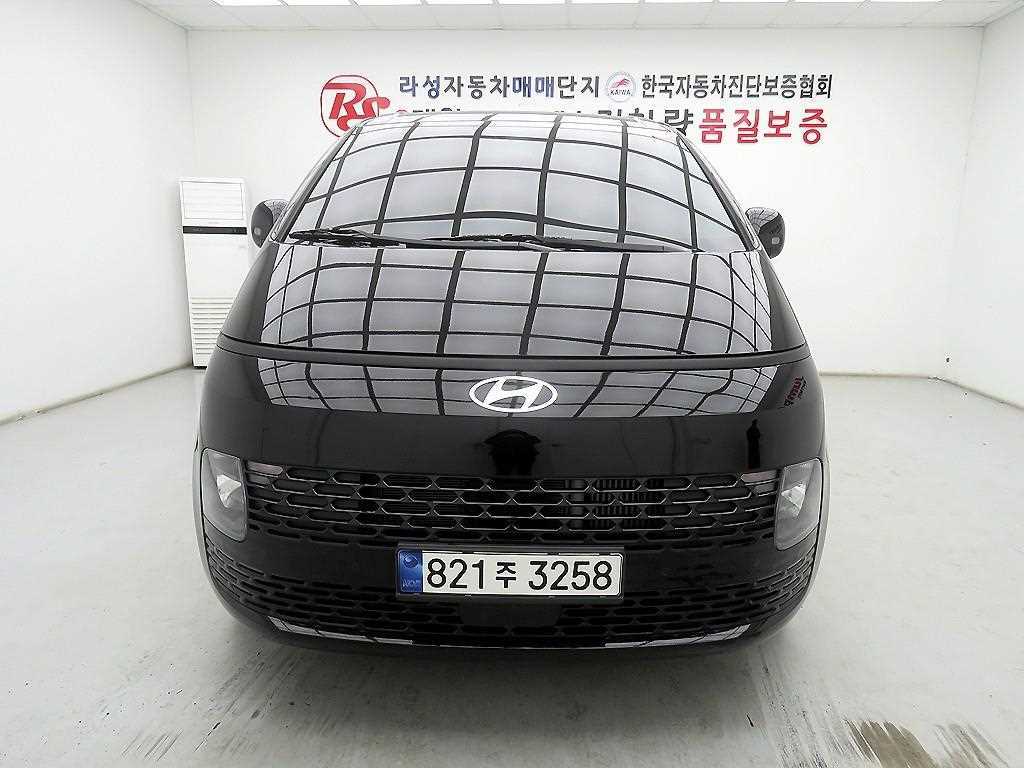 Hyundai Staria HEV 1.6 Cargo Modern 3