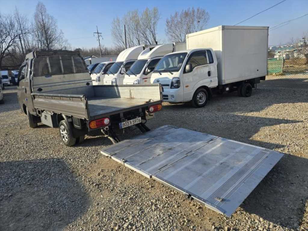Hyundai Porter Super Cab/ Long Wheelbase Premium 7