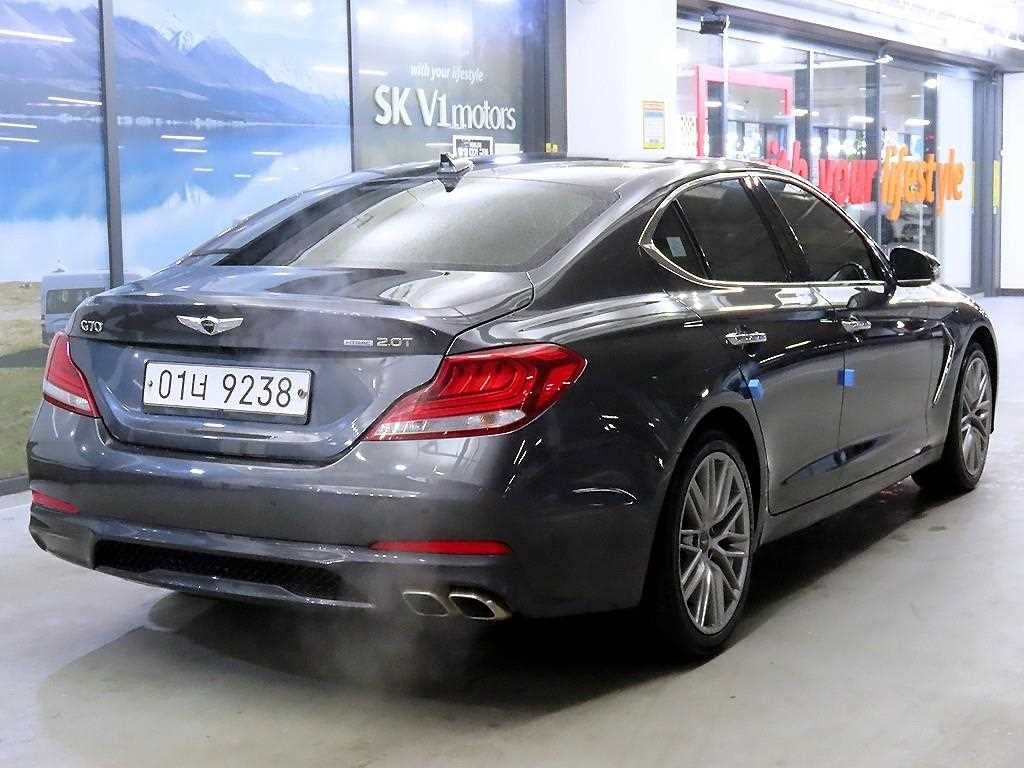 Genesis G70 2.0T Elite 5