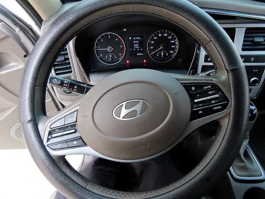 Hyundai Porter Super Cab/ Long Wheelbase Premium 10