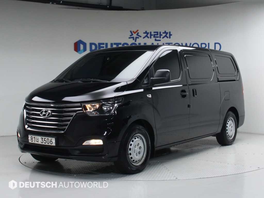 Hyundai Starex 2WD Van Style