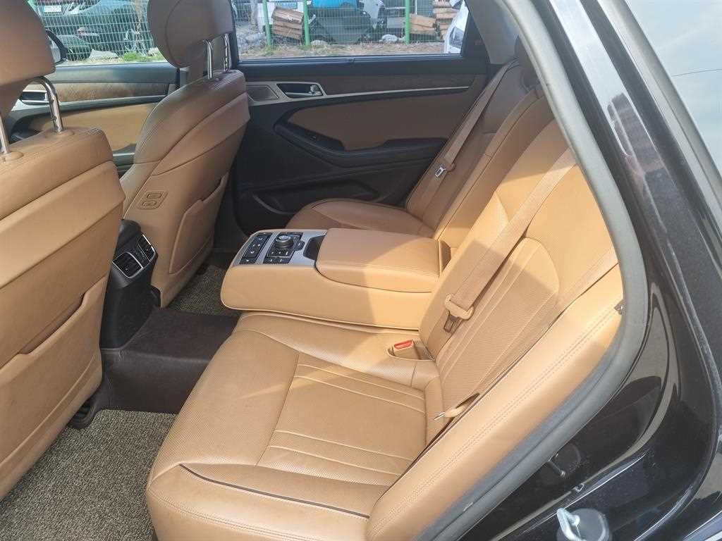 Genesis G80 3.3 GDI AWD Premium Luxury 10