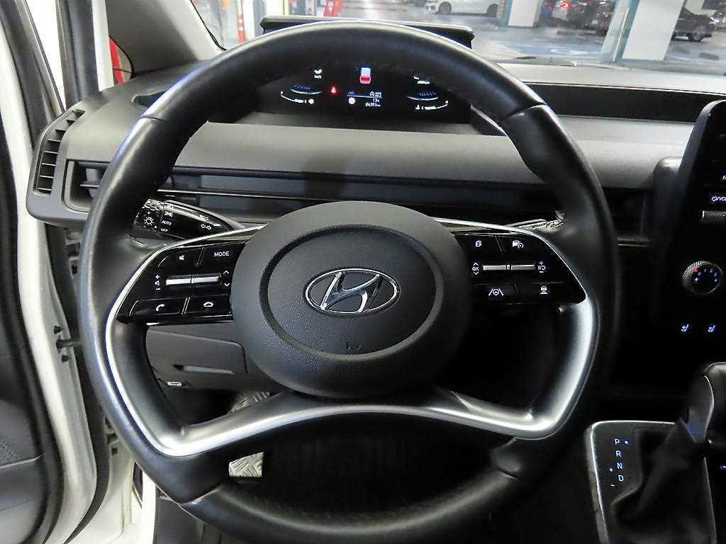 Hyundai Staria 2WD Diesel Cargo Modern 9