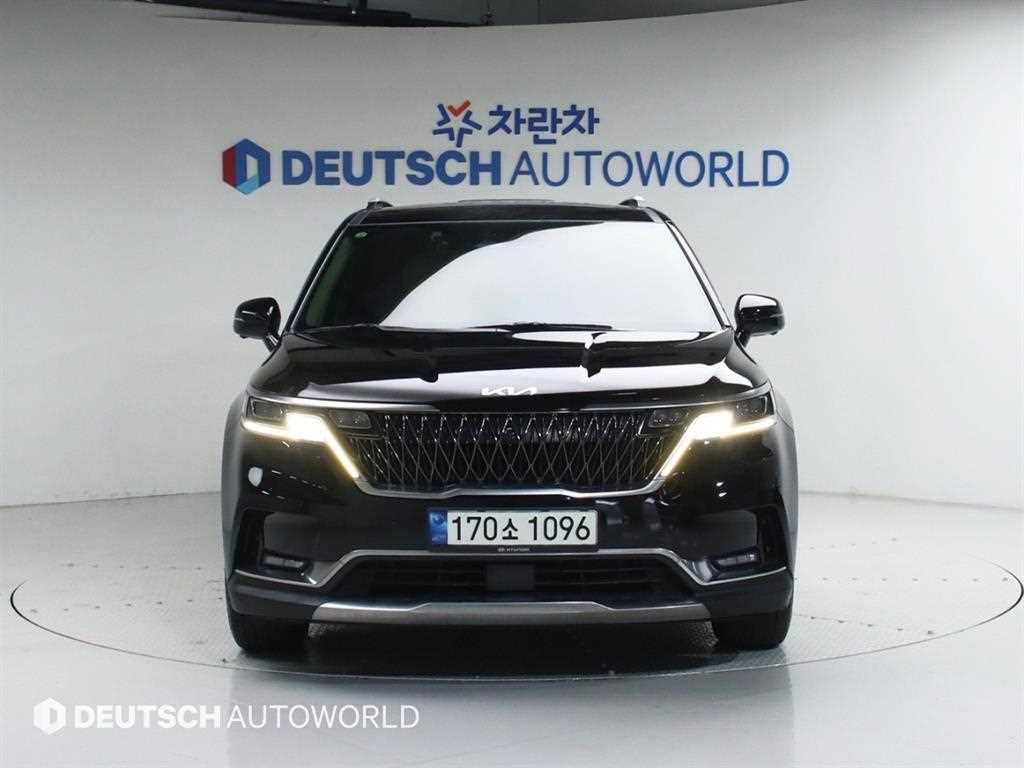 Kia Carnival Gasoline Signature 4