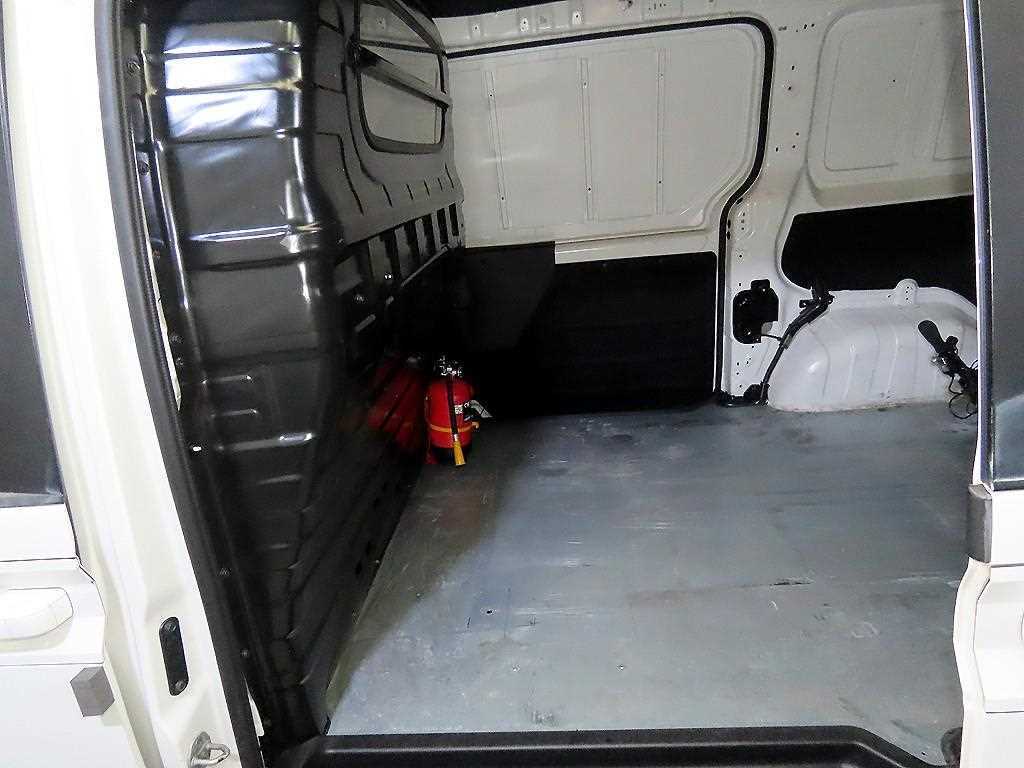 Hyundai Staria 2WD Diesel Cargo Modern 8