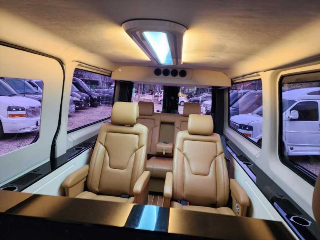 Mercedes-Benz Sprinter 319 CDi Eurostar VIP 9