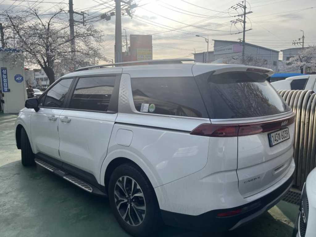 Kia Carnival Gasoline Prestige 5