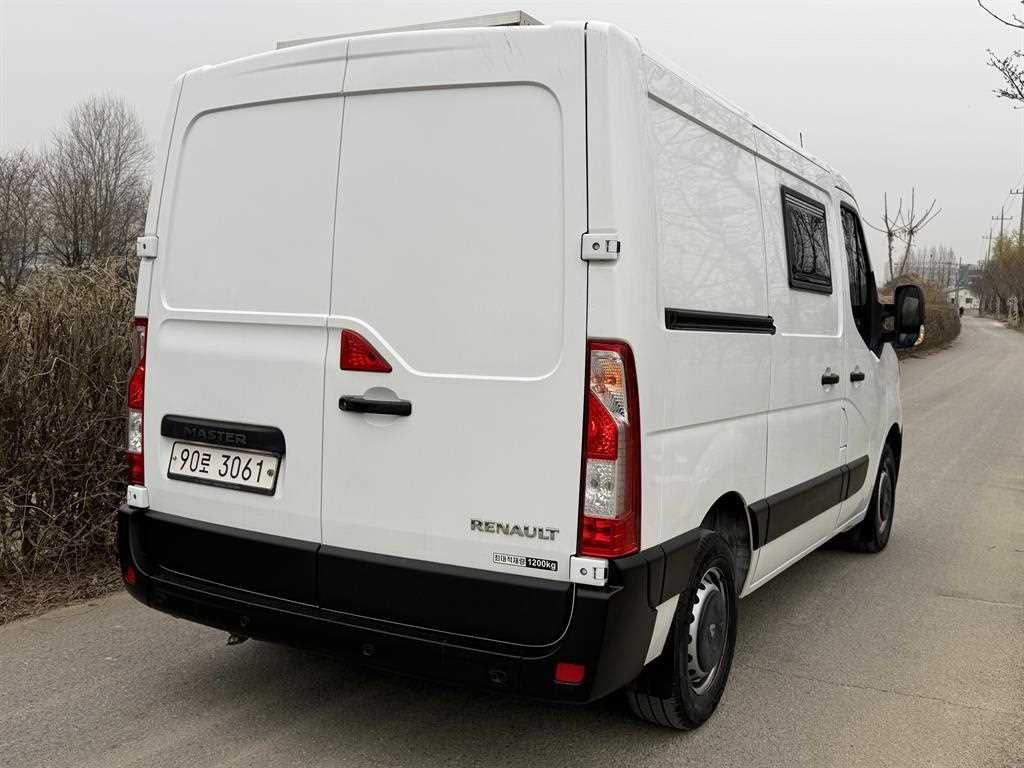 Renault Master Camping Car 4