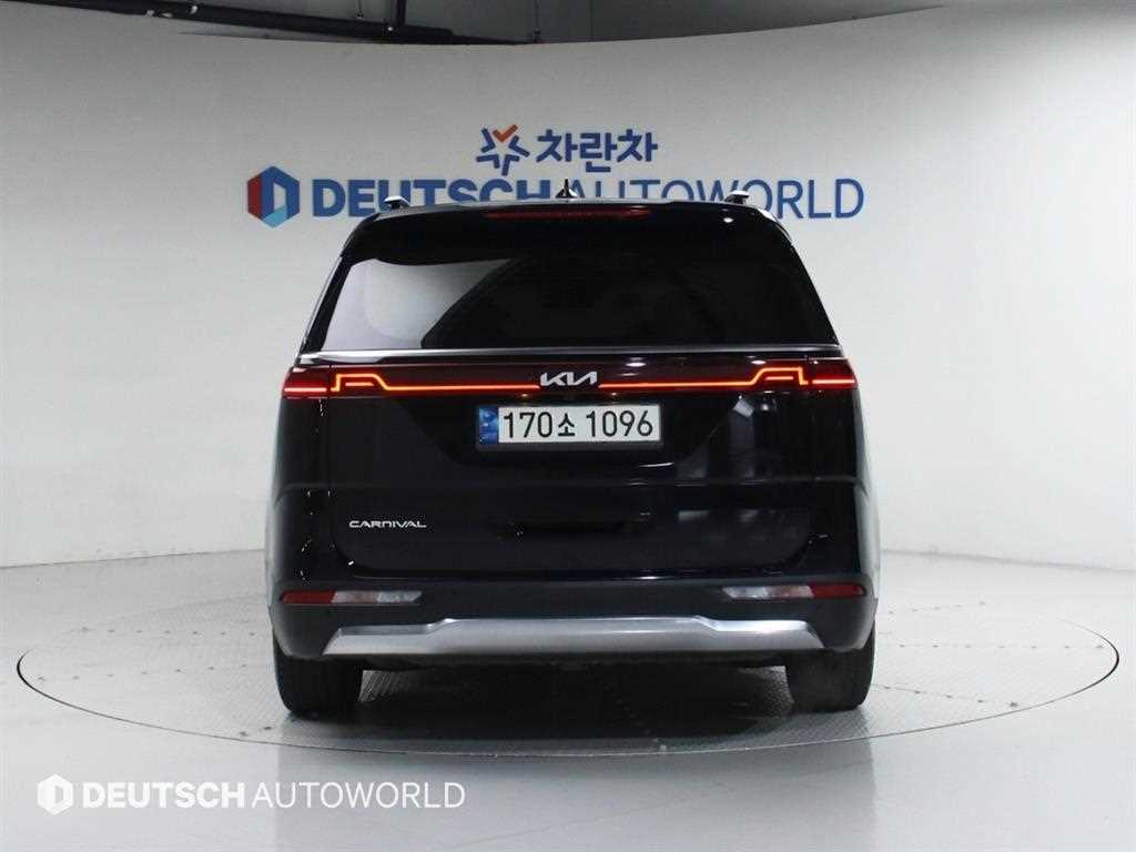 Kia Carnival Gasoline Signature 5