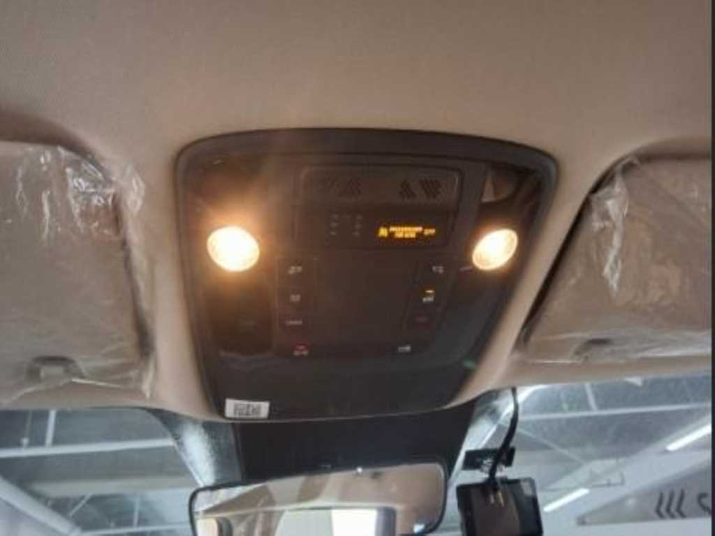 Kia Carnival Diesel Prestige 6