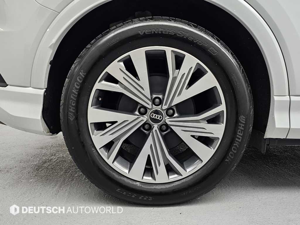 Audi Q4 e-tron 40 Sportback 6