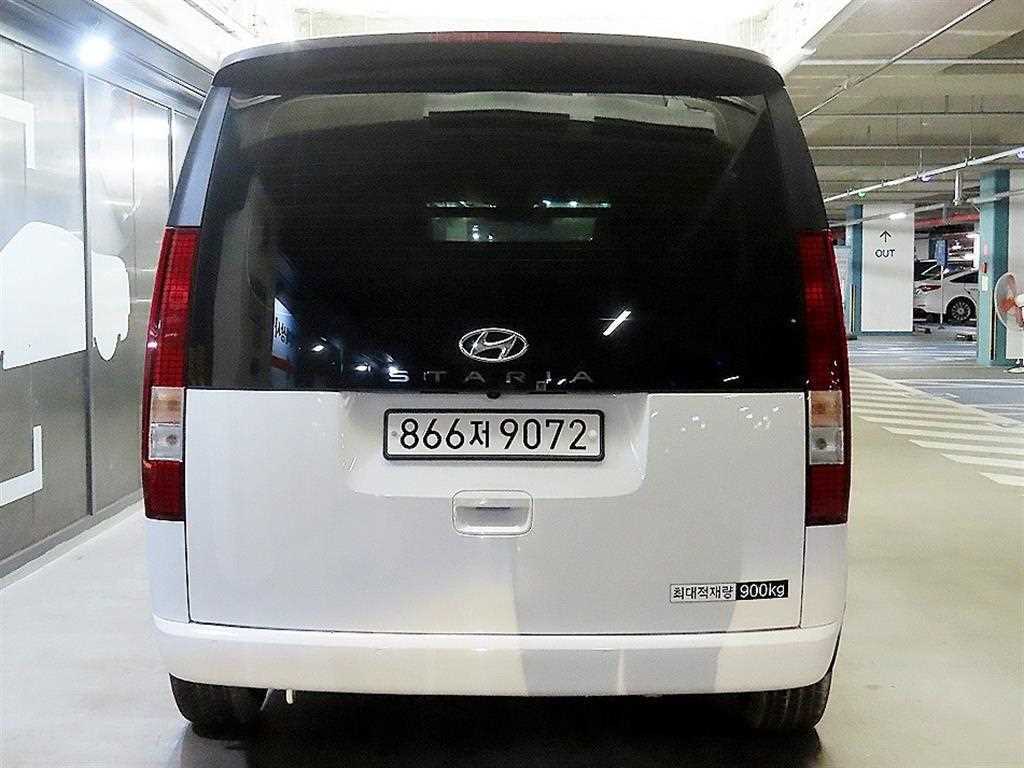 Hyundai Staria 2WD Diesel Cargo Modern 6