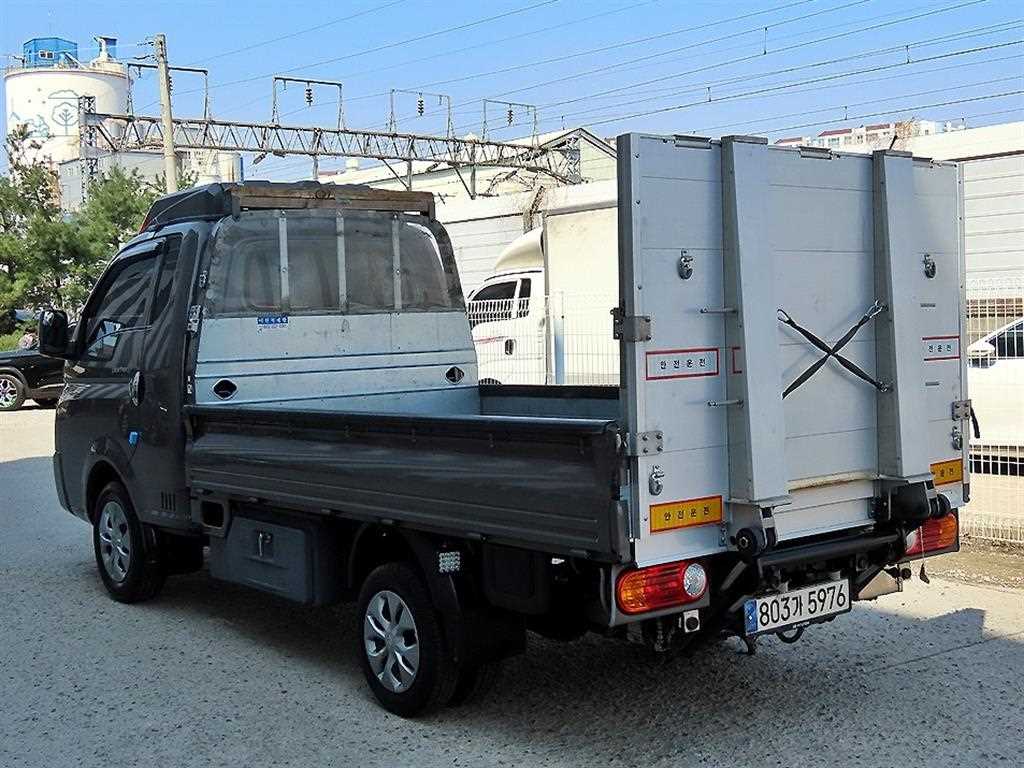 Hyundai Porter Super Cab/ Long Wheelbase Premium 4