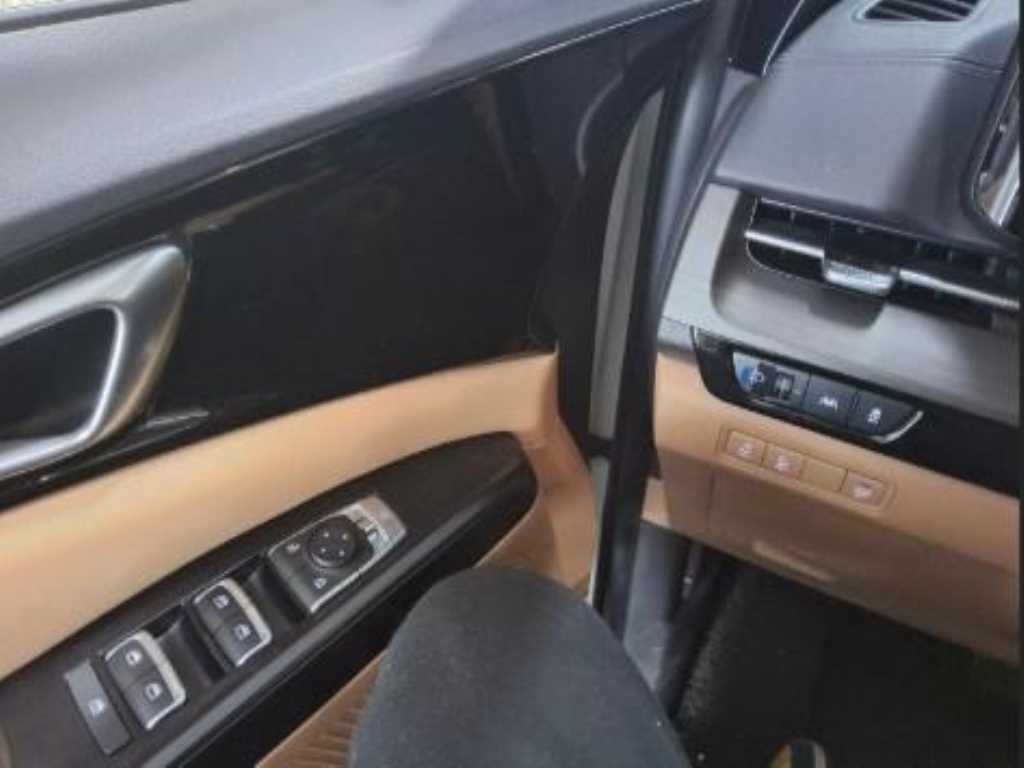 Kia Carnival Diesel Prestige 3