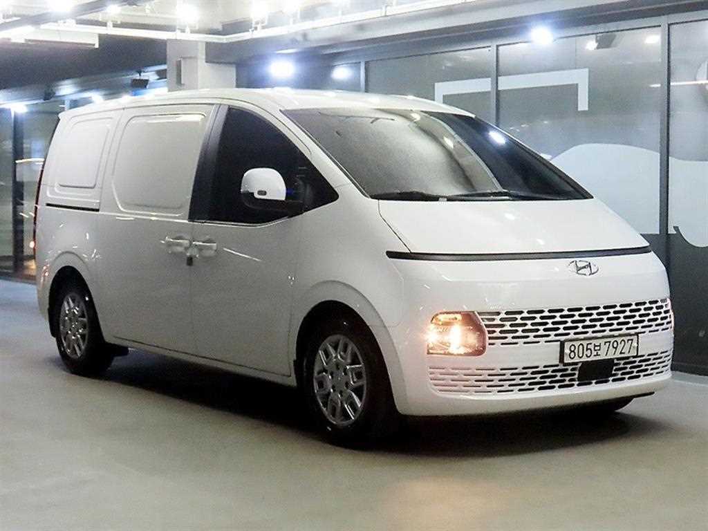Hyundai Staria 2WD Diesel Cargo Modern