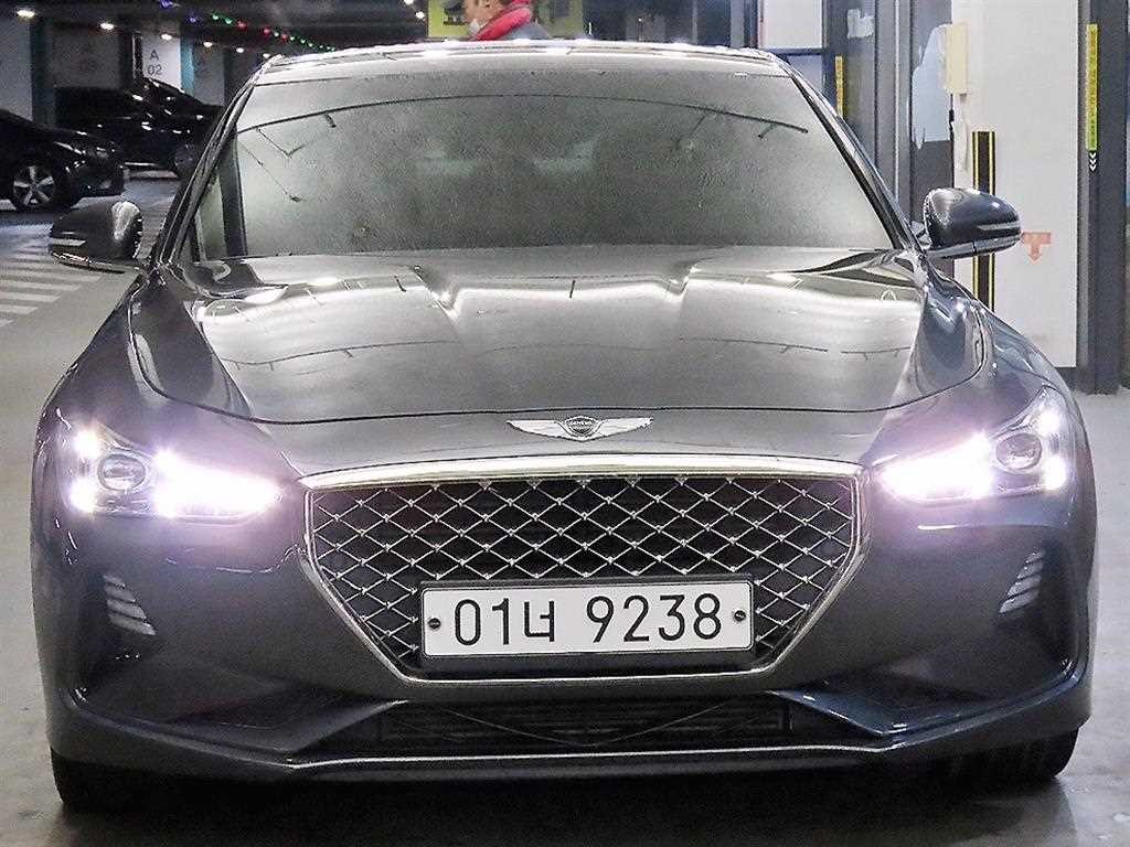 Genesis G70 2.0T Elite 3