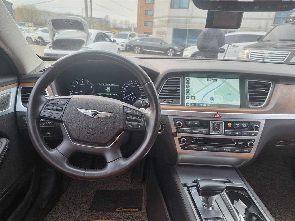 Genesis G80 3.3 GDI AWD Premium Luxury 8