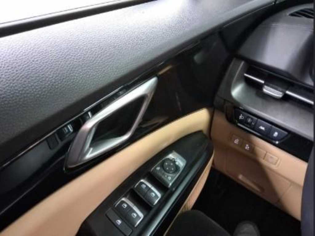 Kia Carnival Diesel Prestige 3