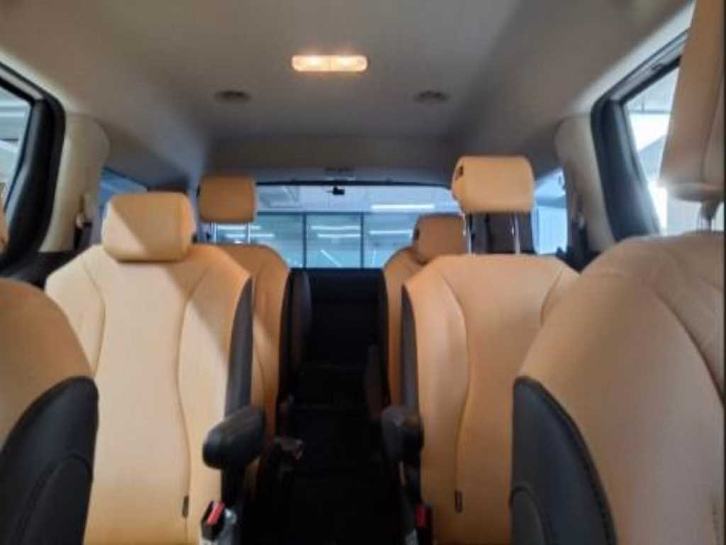 Kia Carnival Diesel Prestige 9