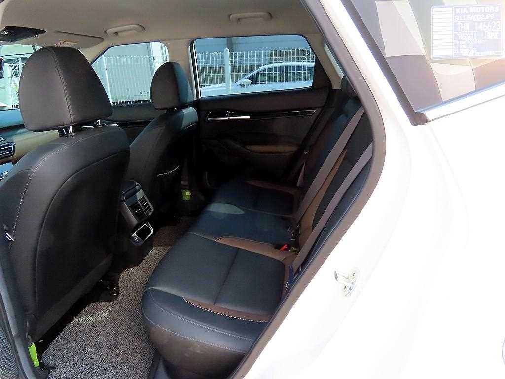 Kia Seltos Gasoline 1.6 Turbo 2WD Signature 7