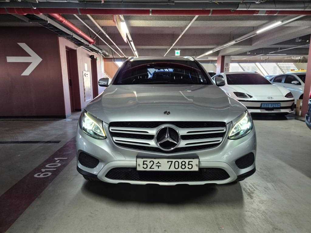 벤츠 GLC 클래스 GLC 350 e 4MATIC 사진 2/20