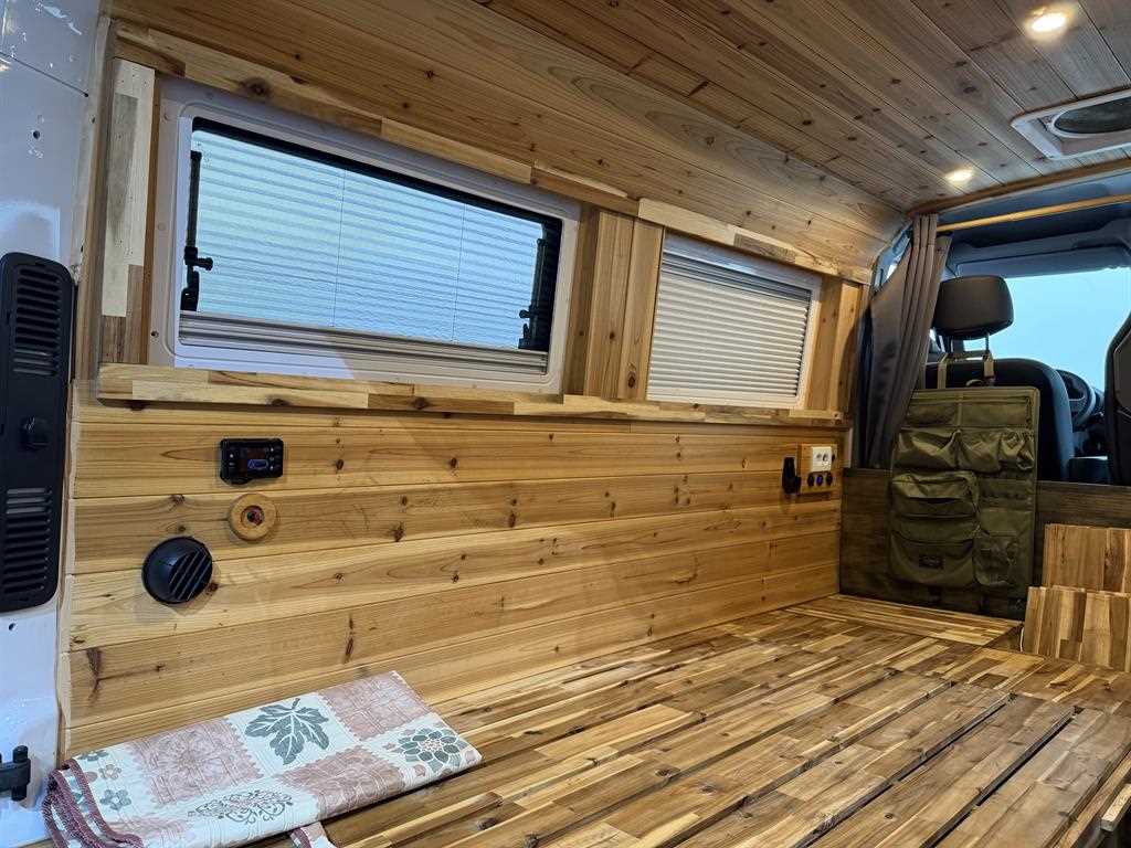 Renault Master Camping Car 7