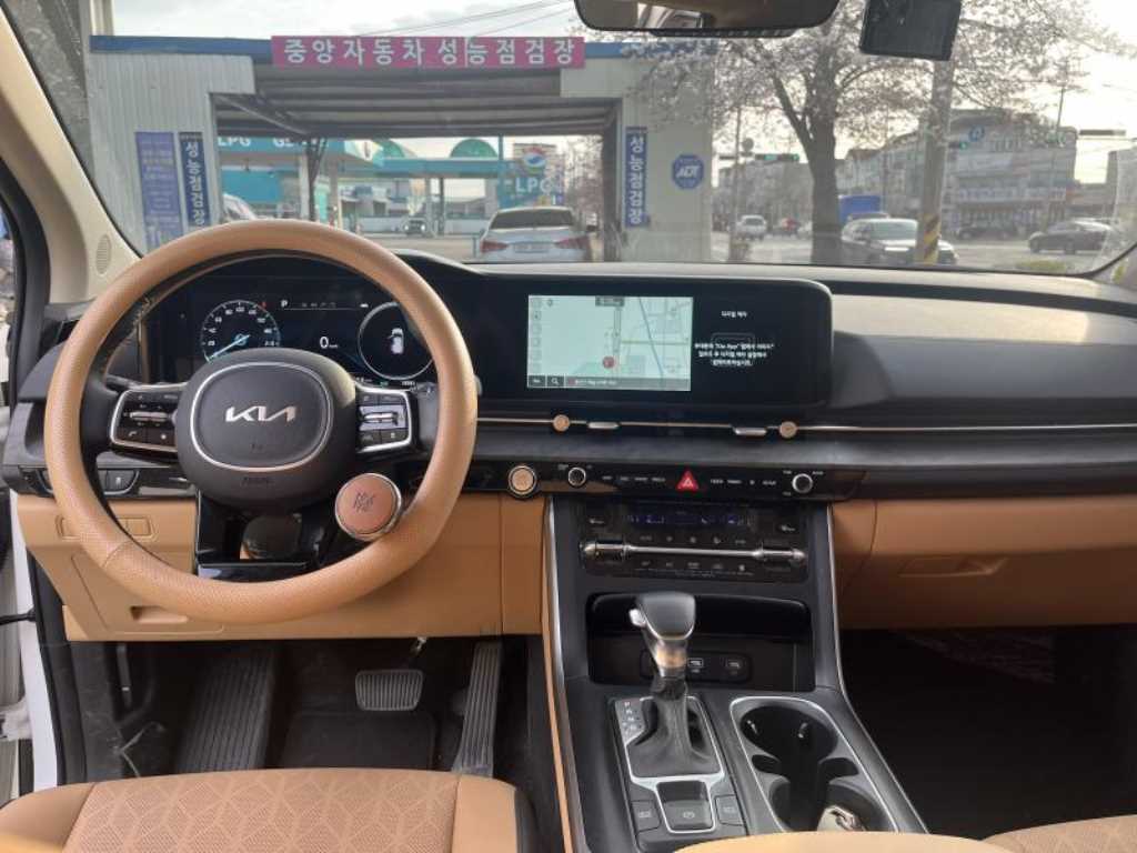 Kia Carnival Gasoline Prestige 8