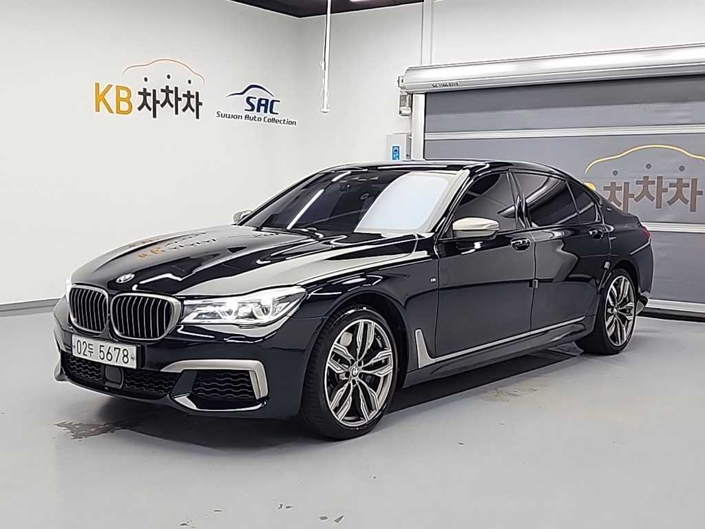 BMW 7 Series M760Li xDrive 2