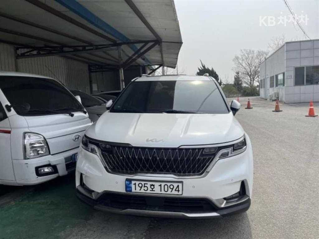 Kia Carnival Gasoline Signature 2