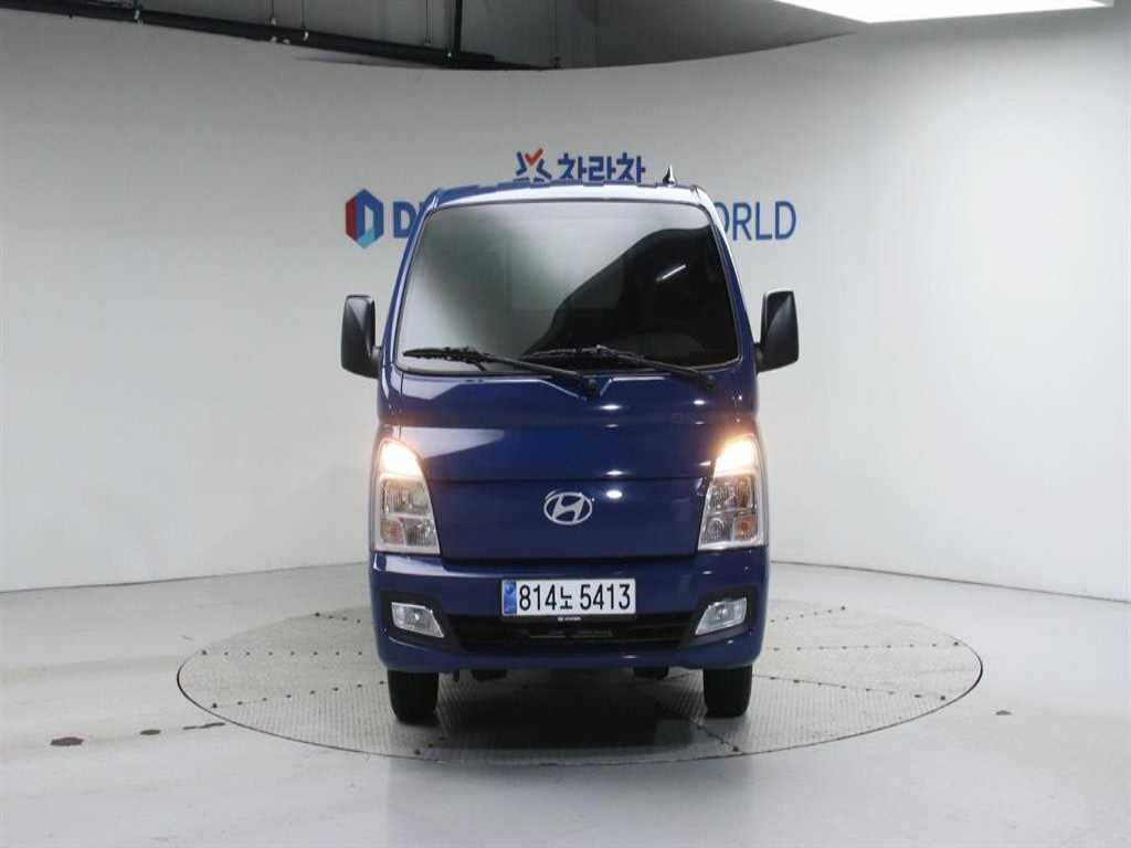 Hyundai Porter Super Cab/ Long Wheelbase/ 2WD Smart 4