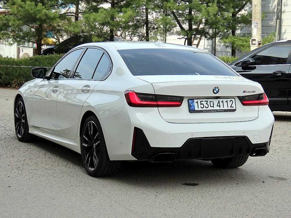 BMW 3 Series M340i 4
